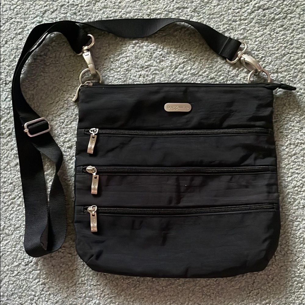 Baggallini Big Zipper Bagg Black Crossbody Bag